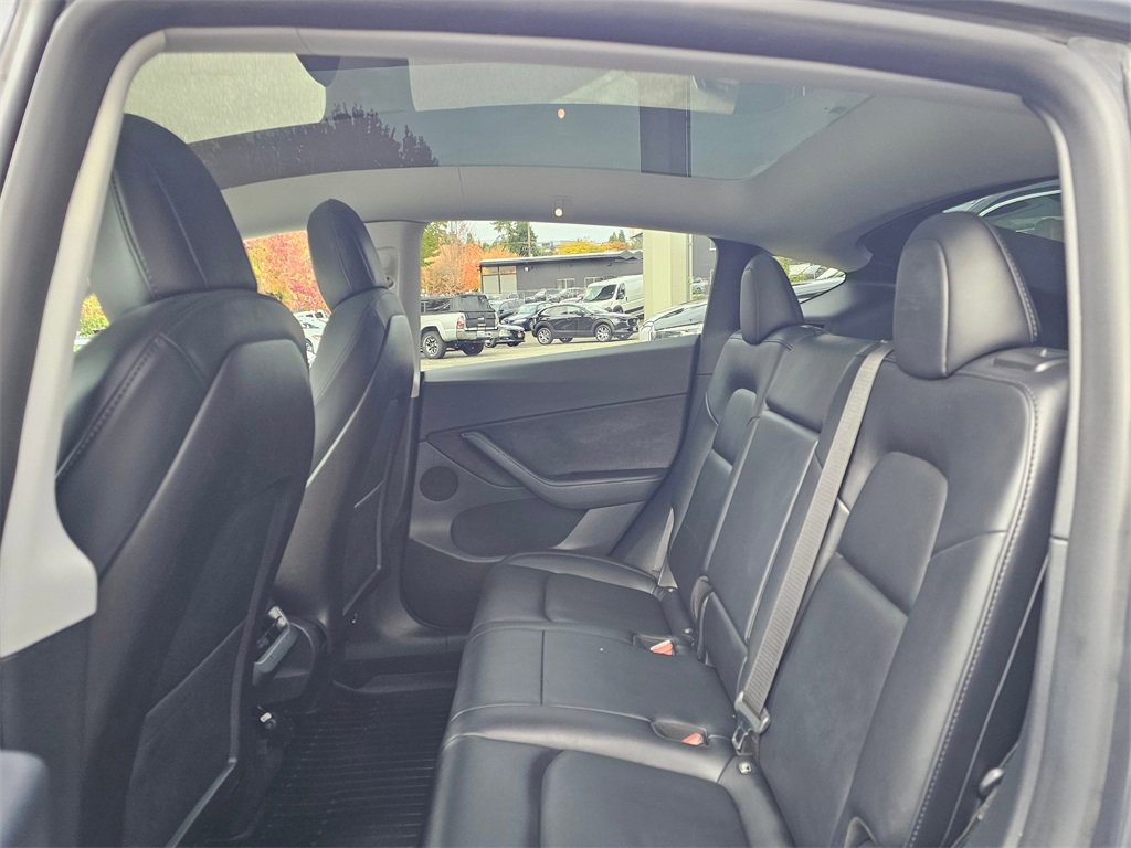 Used 2021 Tesla Model Y Long Range image 23
