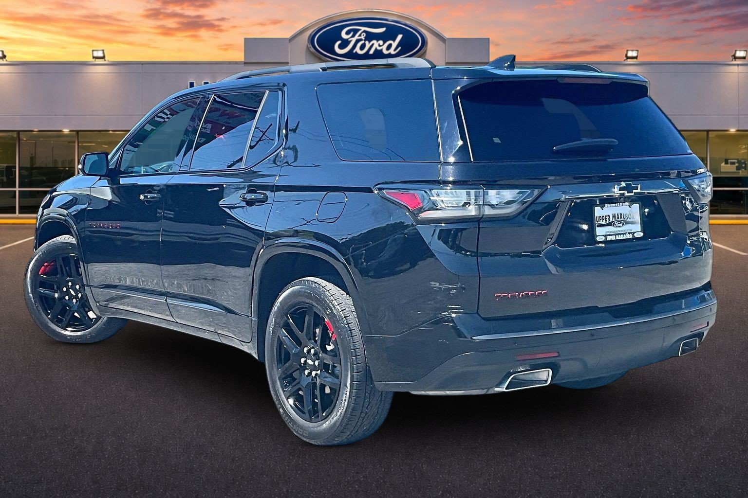 Used 2021 Chevrolet Traverse Premier w/ Redline Edition FWD image 2