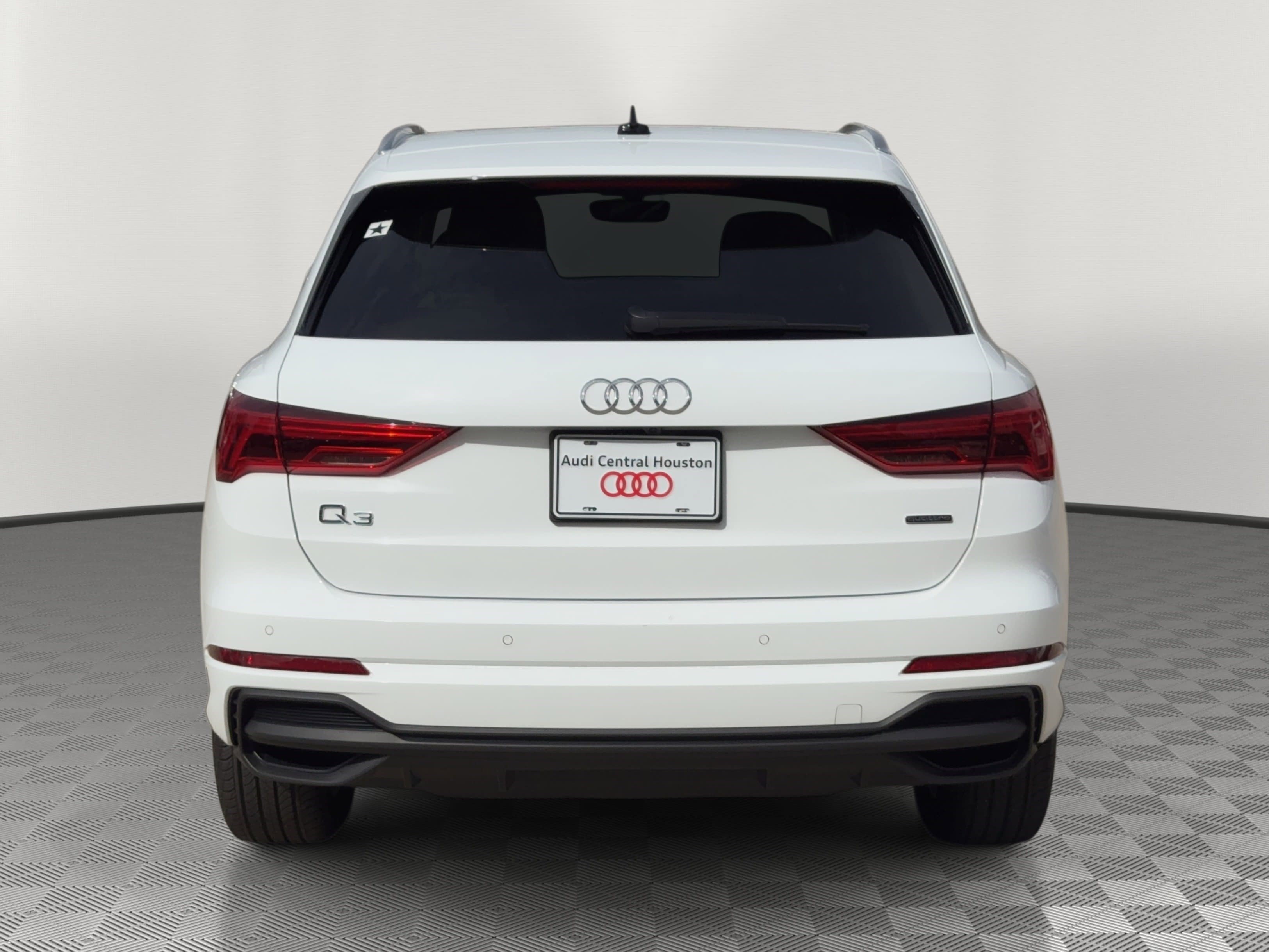 Used 2025 Audi Q3 2.0T Premium w/ Convenience Package AWD/4WD image 10