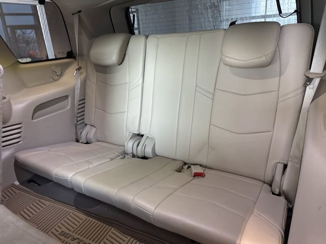 Used 2015 Cadillac Escalade Luxury AWD/4WD image 9