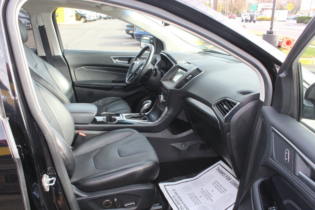 Used 2017 Ford Edge Titanium w/ Equipment Group 301A AWD/4WD image 12