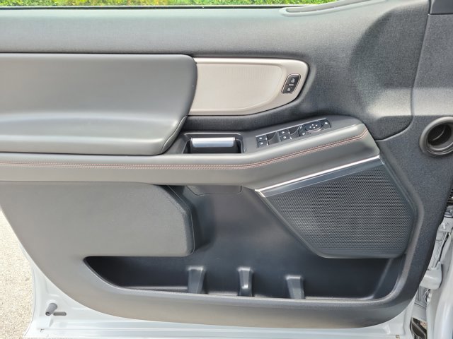 Certified 2025 Ford Expedition Active AWD/4WD image 25