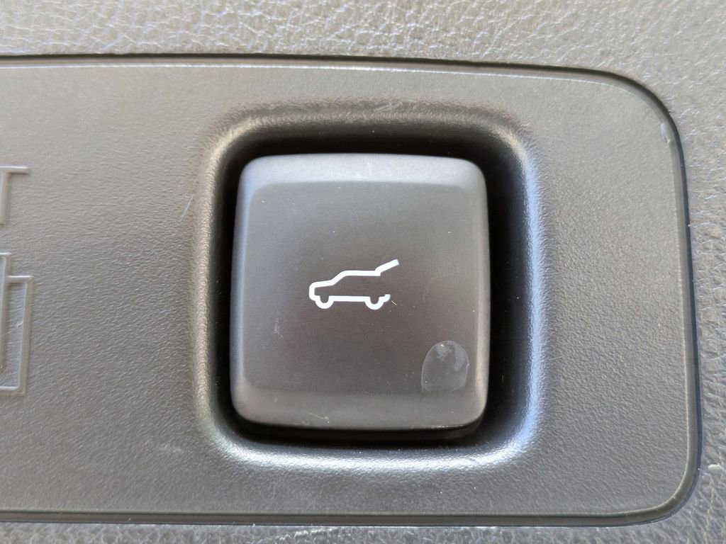 Used 2021 Lincoln Corsair FWD w/ Premium Package image 14