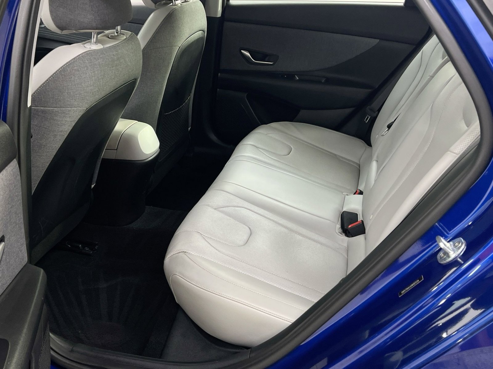 Used 2022 Hyundai Elantra Limited image 29