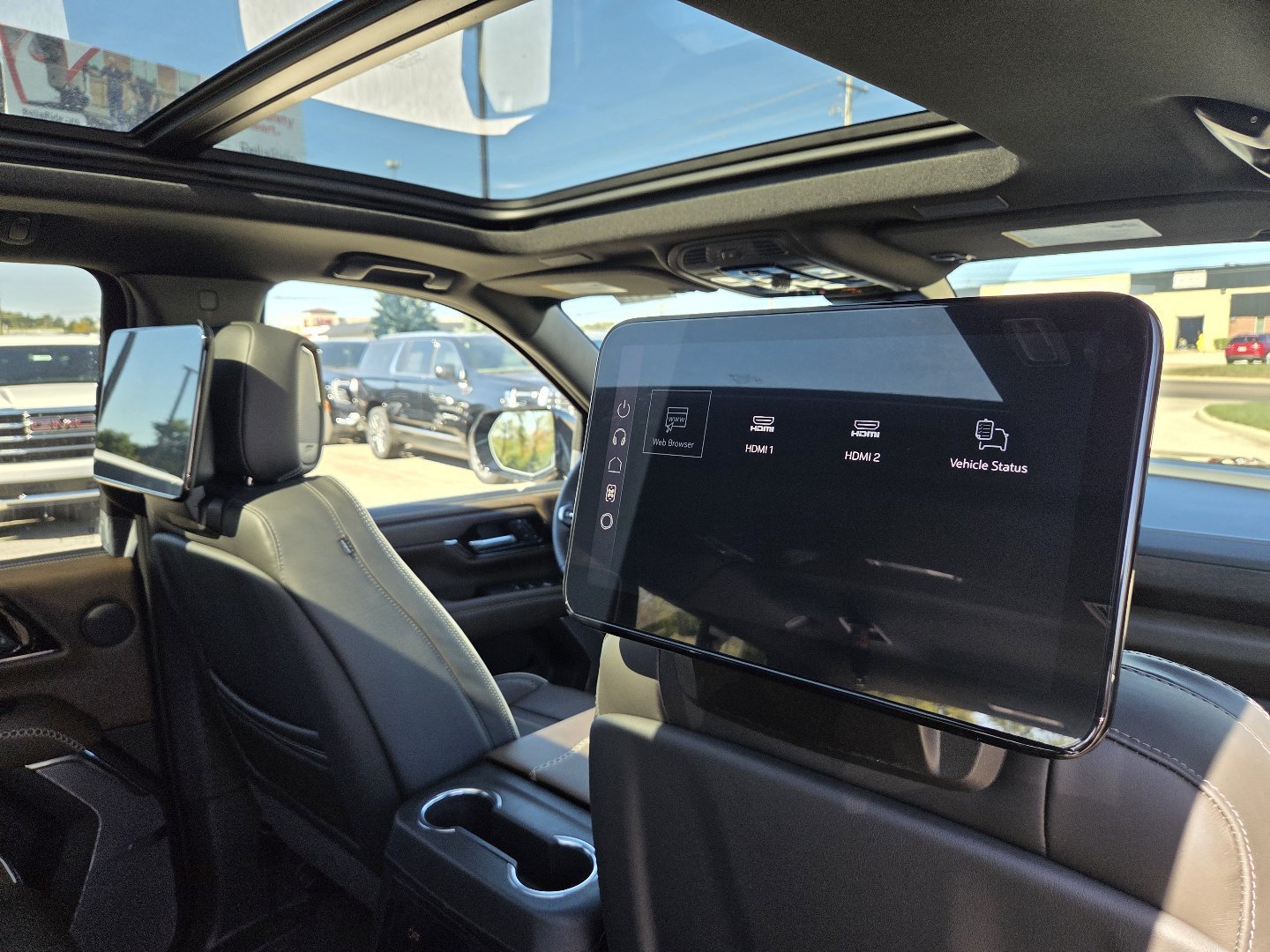 New 2026 GMC Yukon XL Denali Ultimate w/ LPO, Floor Liner Package AWD/4WD image 28