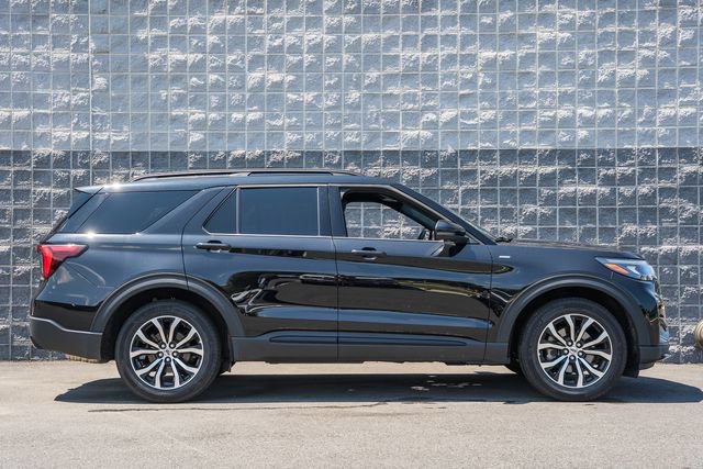 Used 2026 Ford Explorer ST-Line AWD/4WD image 4