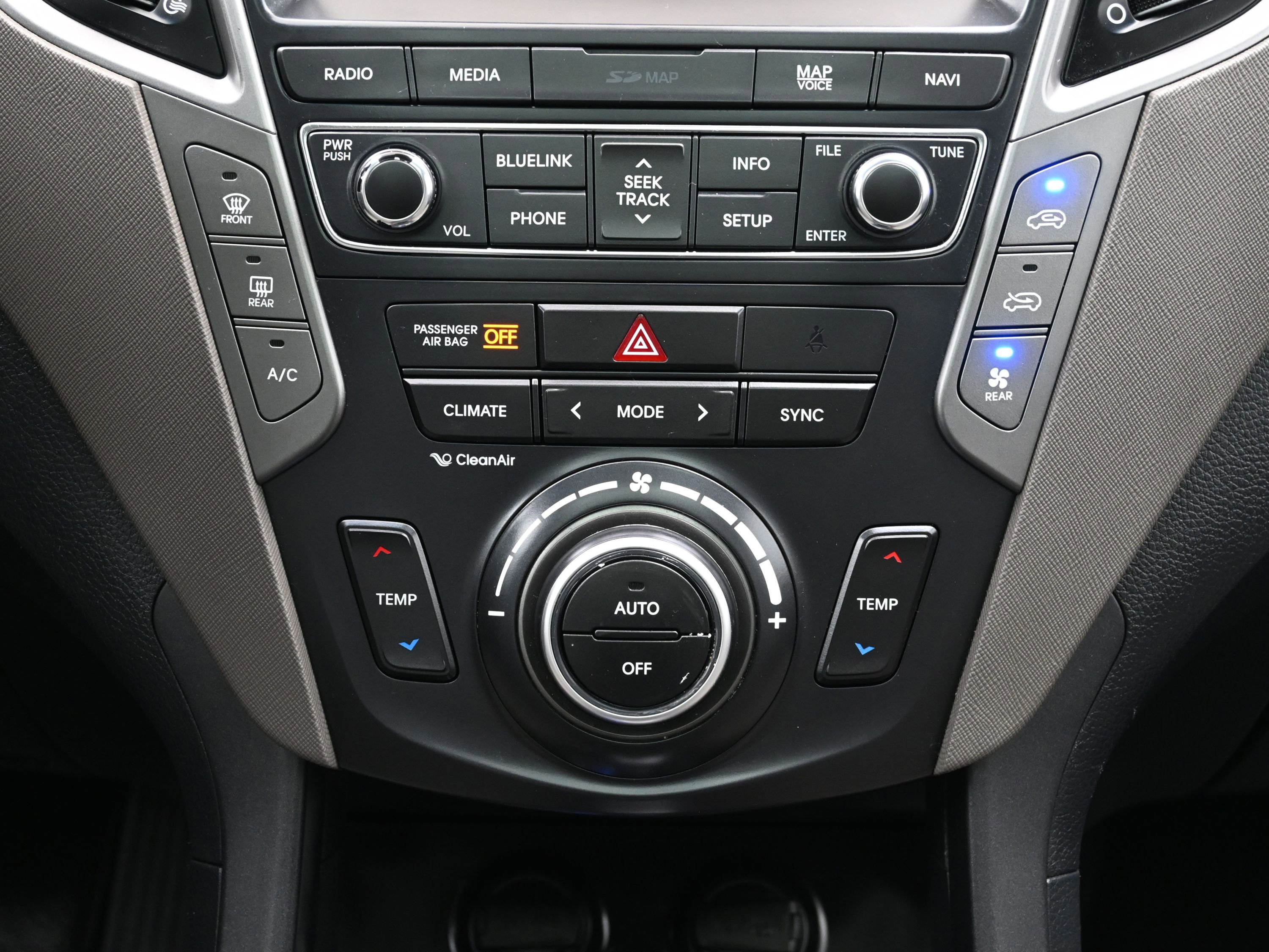 Used 2017 Hyundai Santa Fe Limited image 36