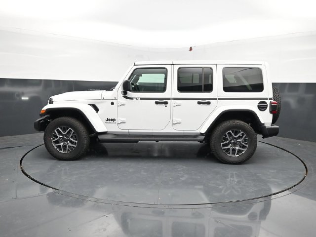 New 2026 Jeep Wrangler Unlimited Sahara AWD/4WD image 4
