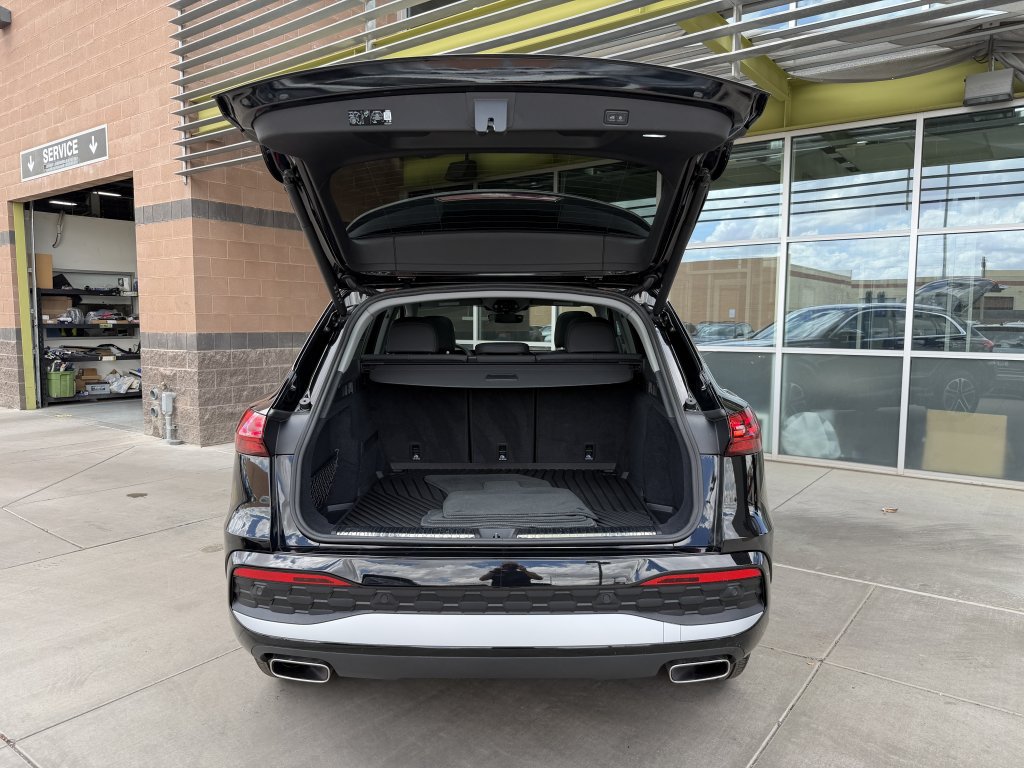 Used 2025 Audi Q5 Premium w/ Convenience Package AWD/4WD image 37