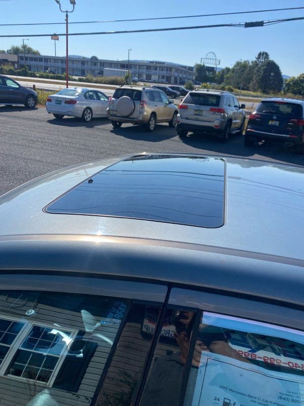 Used 2005 Mercedes-Benz C 230 Sedan image 16