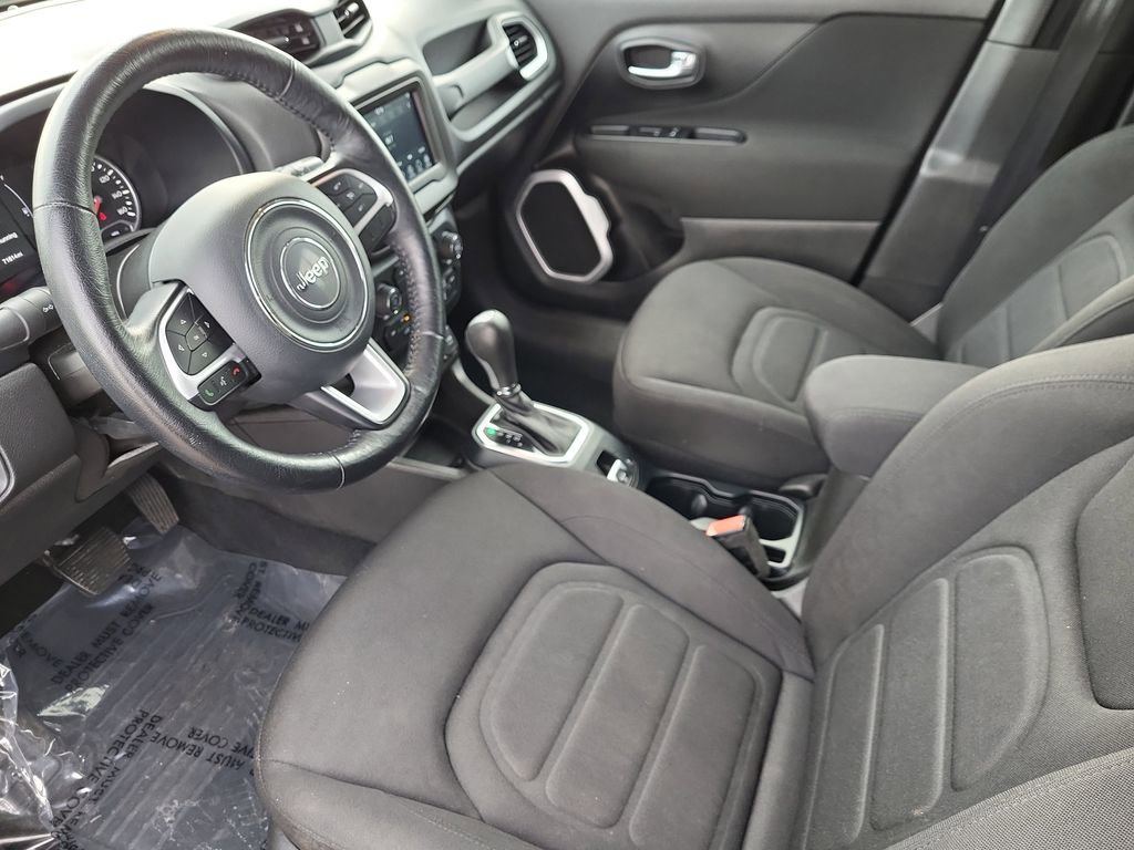 Used 2020 Jeep Renegade Latitude w/ Cold Weather Group image 13