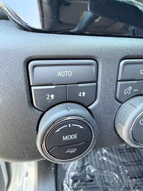 Used 2026 Chevrolet Silverado 1500 LT AWD/4WD image 34