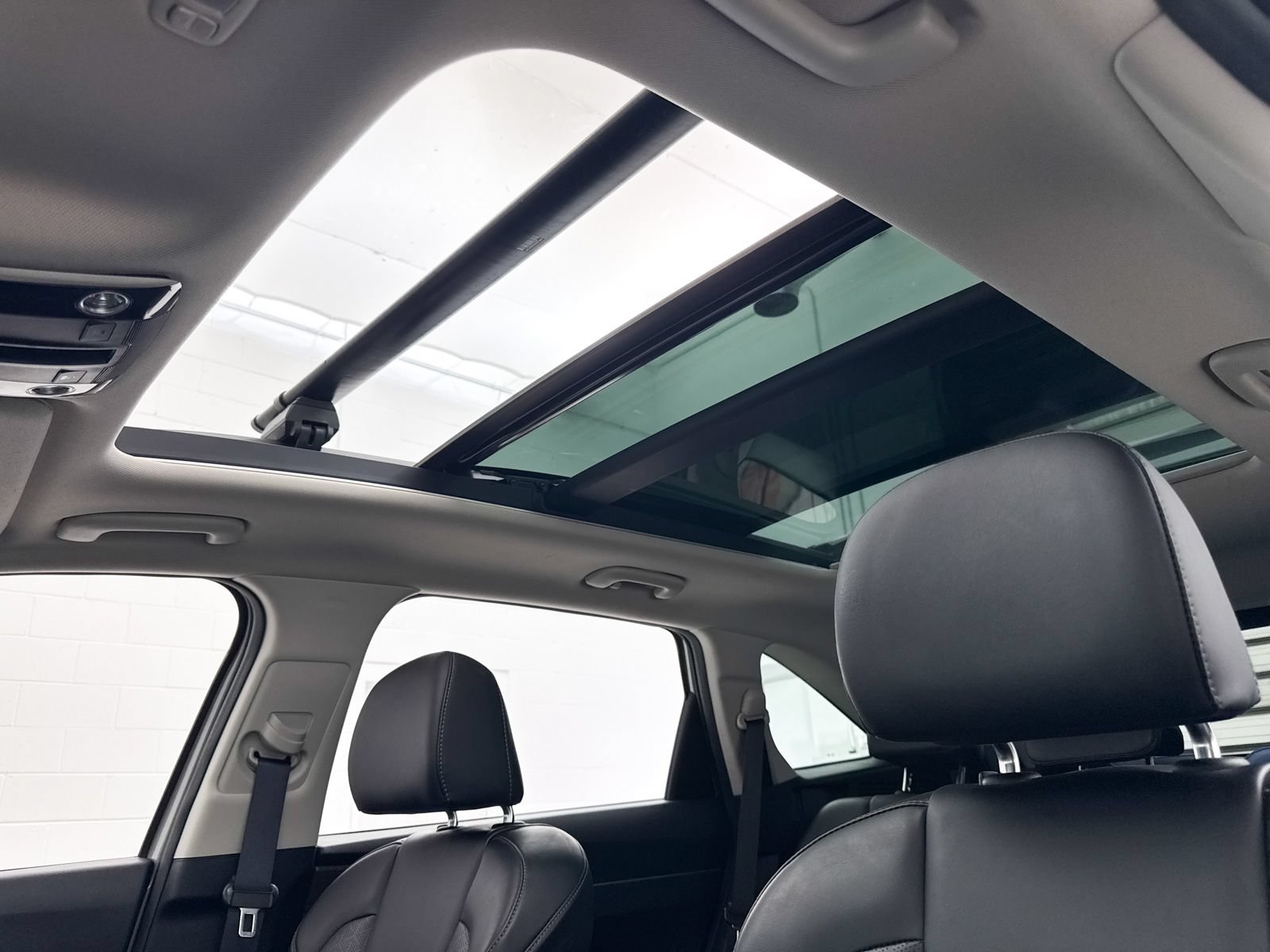 Certified 2023 Kia Sorento S AWD/4WD image 3