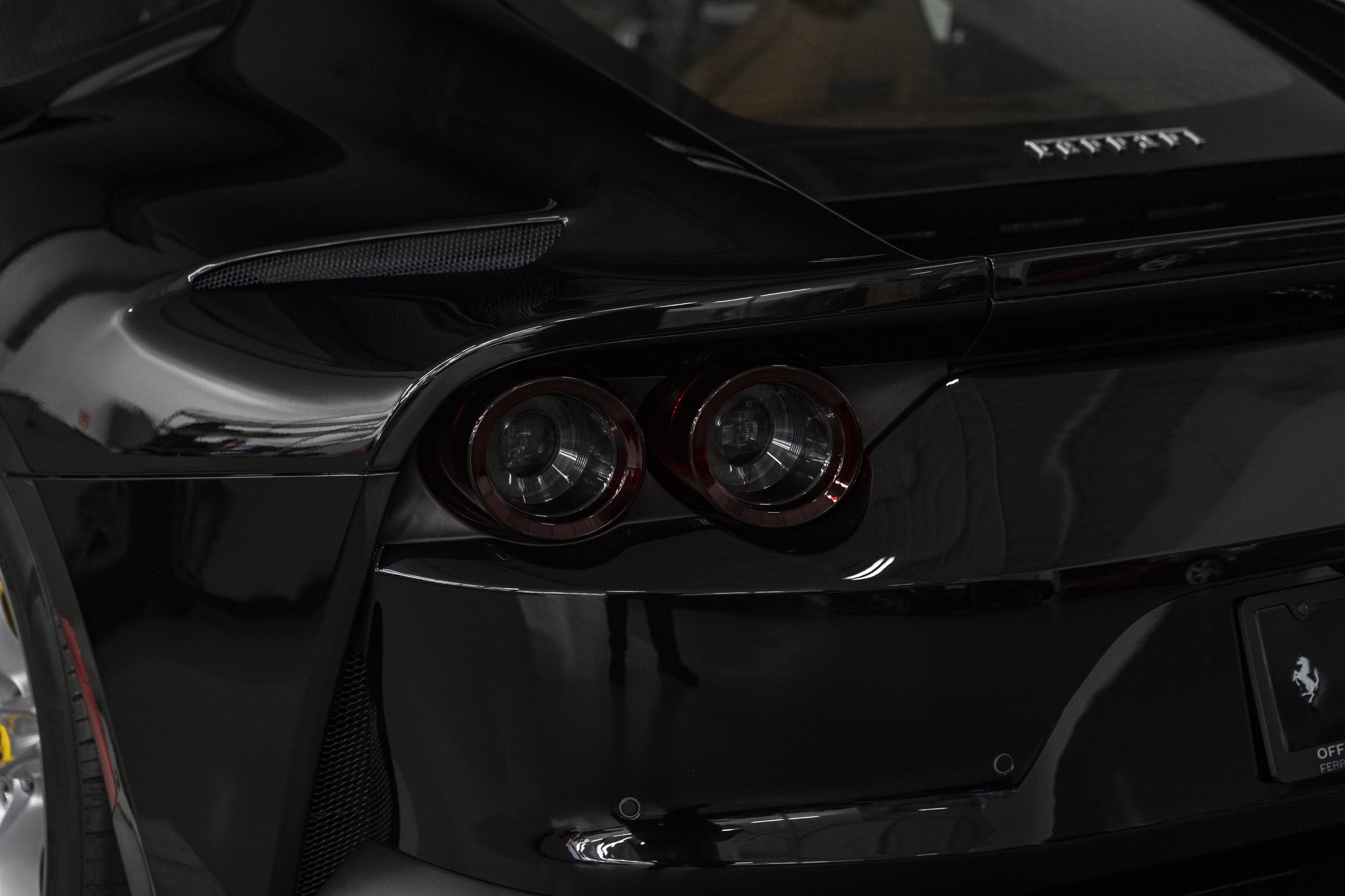 Used 2019 Ferrari 812 Superfast RWD image 12