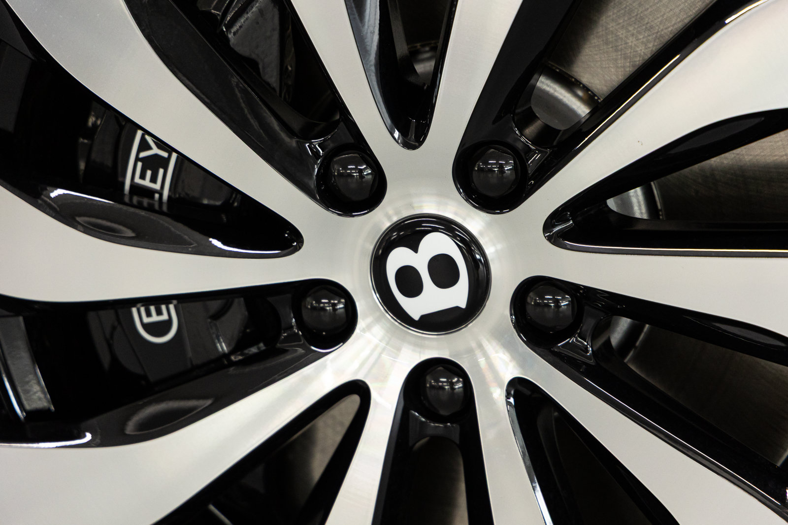 Certified 2026 Bentley Flying Spur V8 AWD/4WD image 19