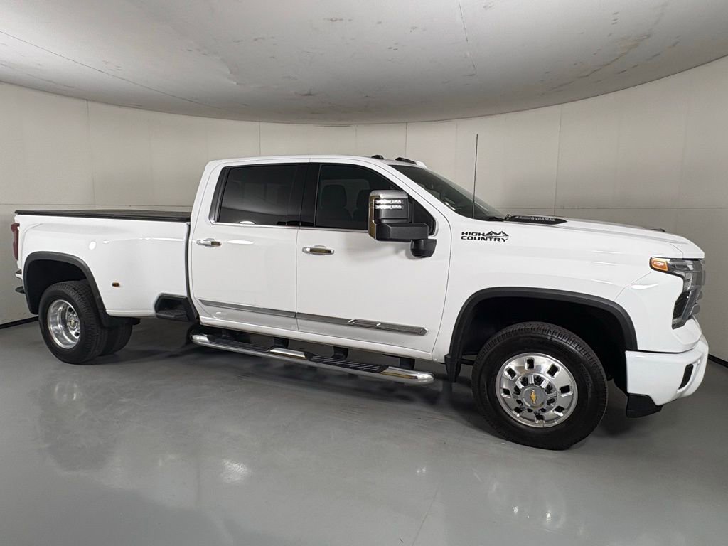 Used 2024 Chevrolet Silverado 3500 High Country w/ High Country Premium Package image 11