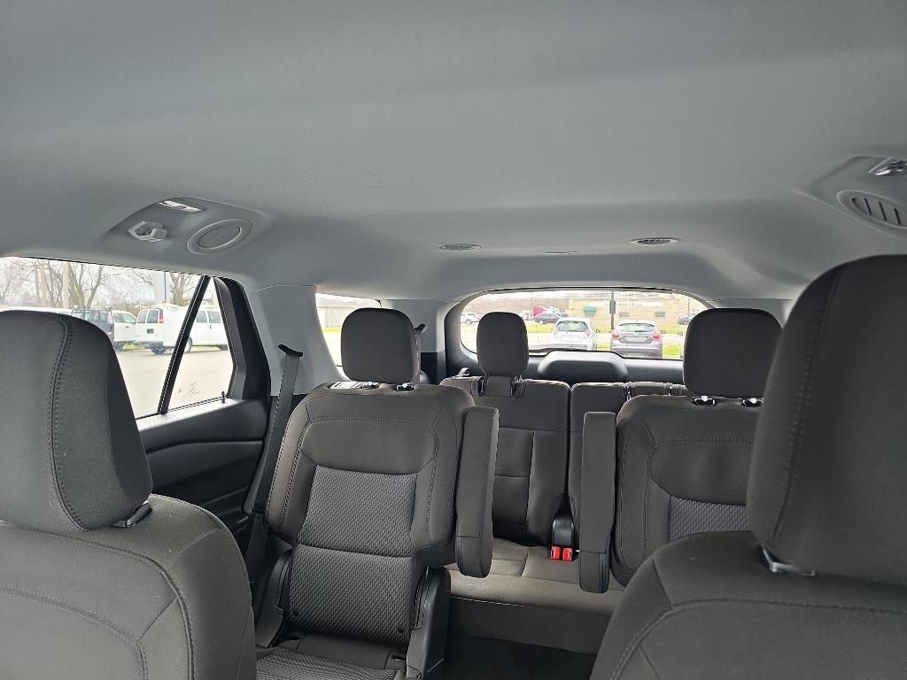 Used 2024 Ford Explorer XLT image 30