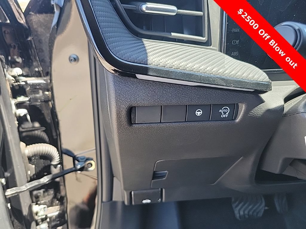 New 2025 Nissan Kicks SR FWD image 20