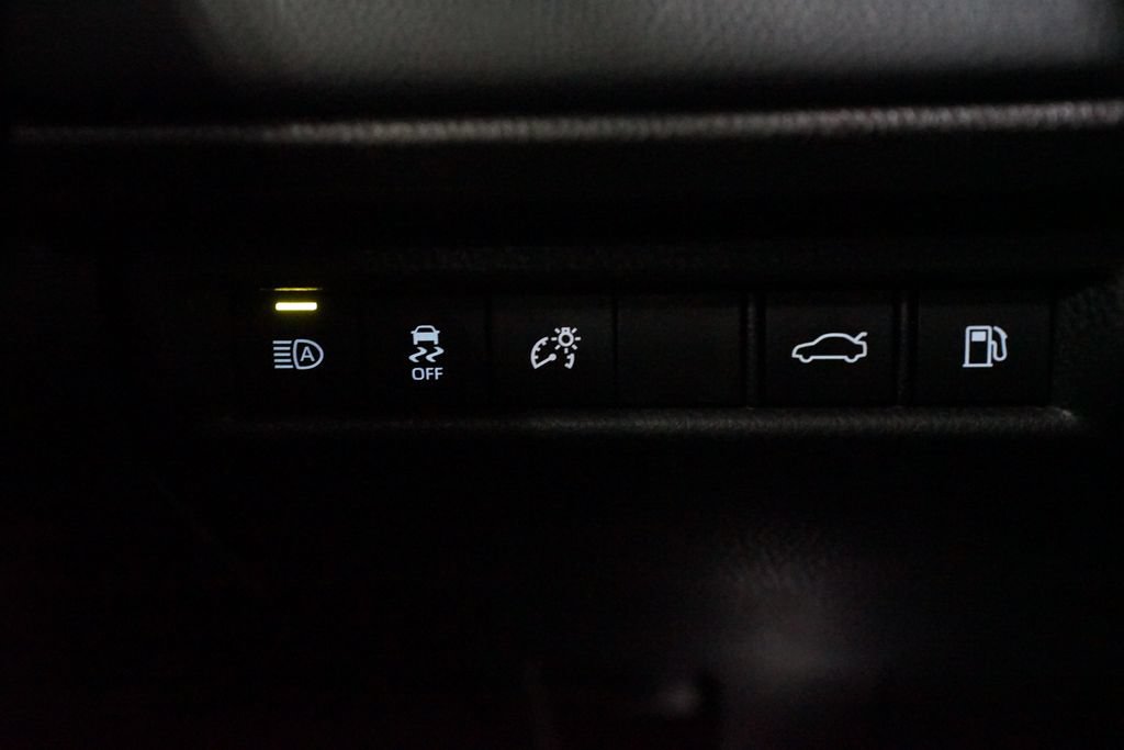 Used 2025 Toyota Camry XSE FWD image 25