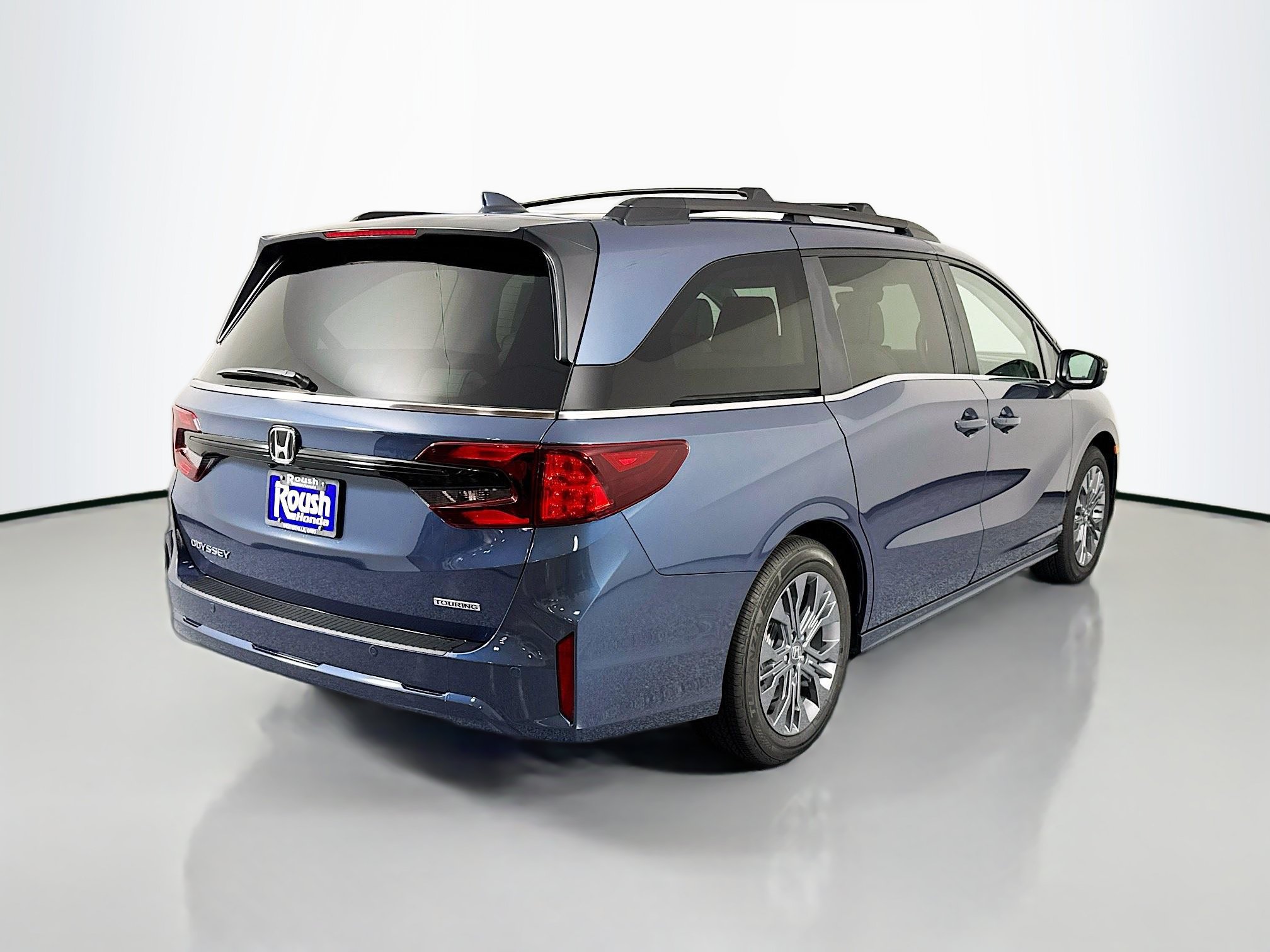New 2026 Honda Odyssey Touring image 5