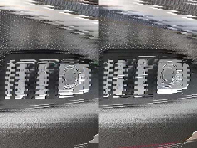 Used 2025 Genesis G70 2.5T w/ Sport Prestige Package image 17