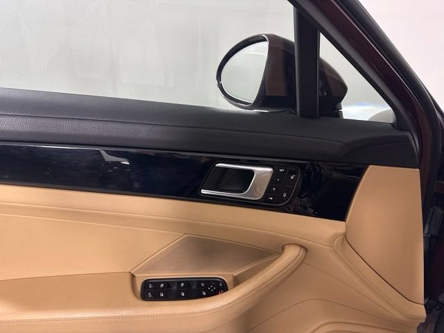 Used 2018 Porsche Panamera 4 AWD/4WD image 32