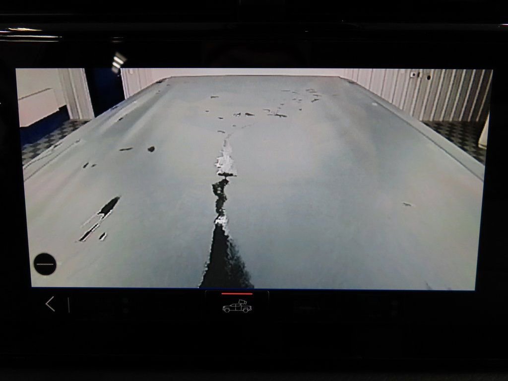 Used 2024 GMC Sierra 3500 Denali w/ Denali Reserve Package image 25