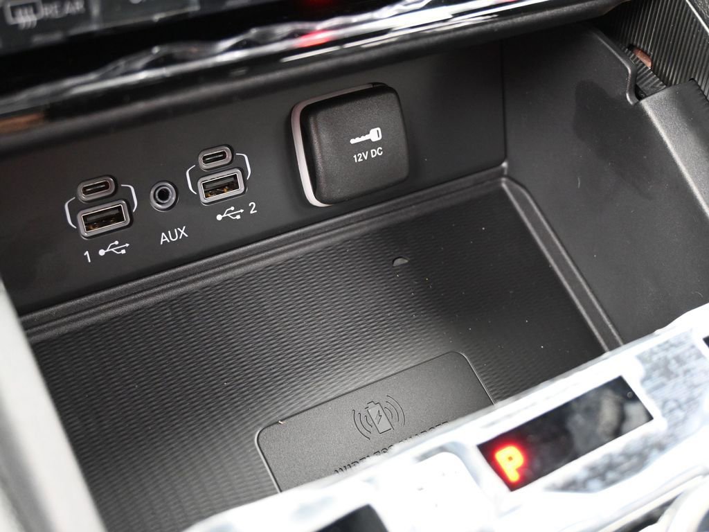 New 2025 Jeep Grand Cherokee Altitude image 23