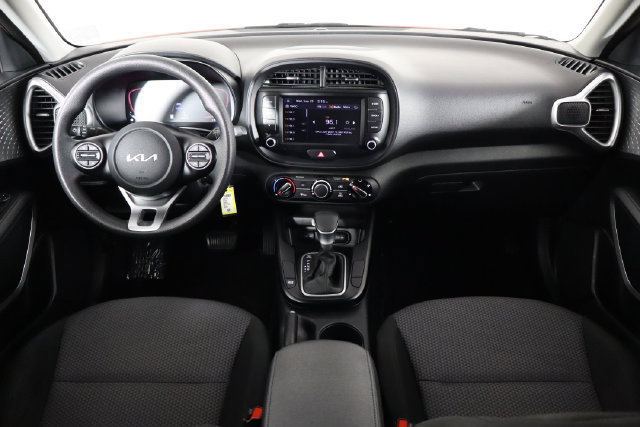 Used 2024 Kia Soul LX w/ Option Group 015 FWD image 16