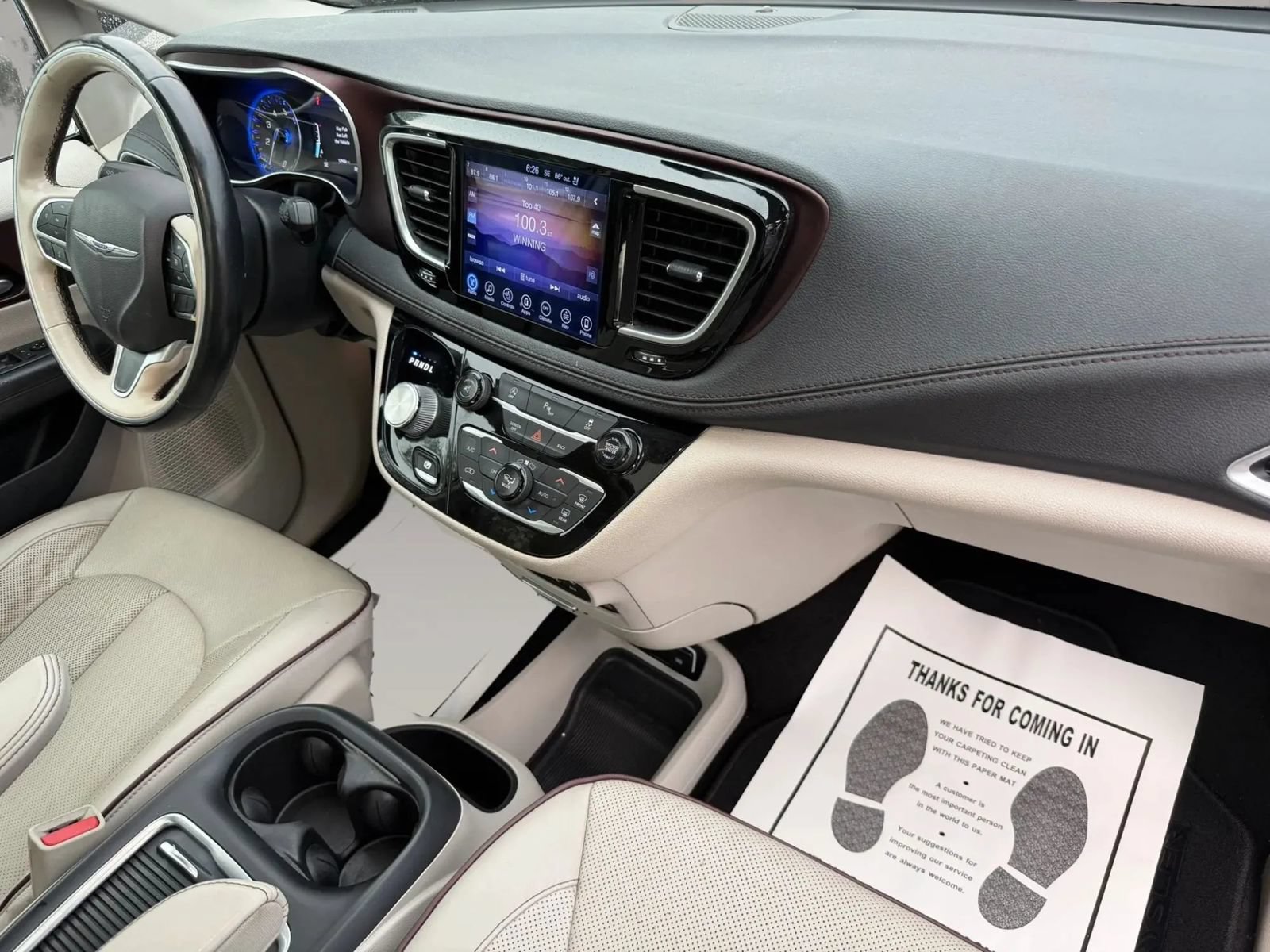 Used 2017 Chrysler Pacifica Limited FWD image 31