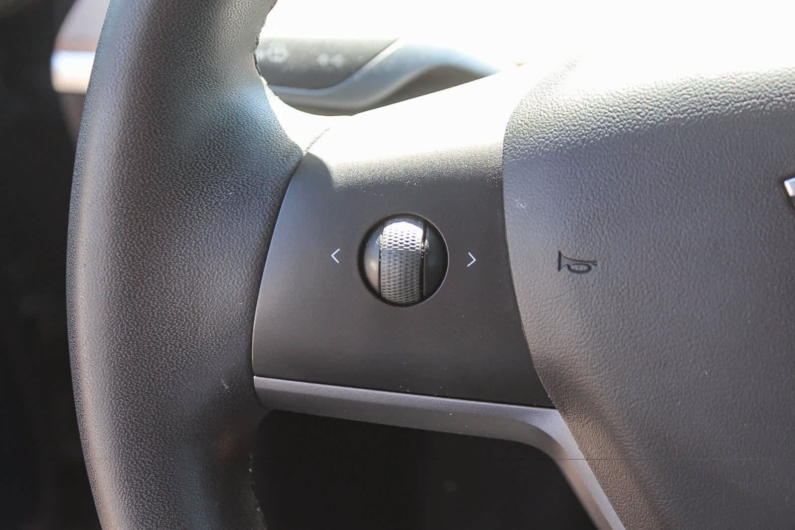 Used 2020 Tesla Model 3 Standard Range RWD image 28