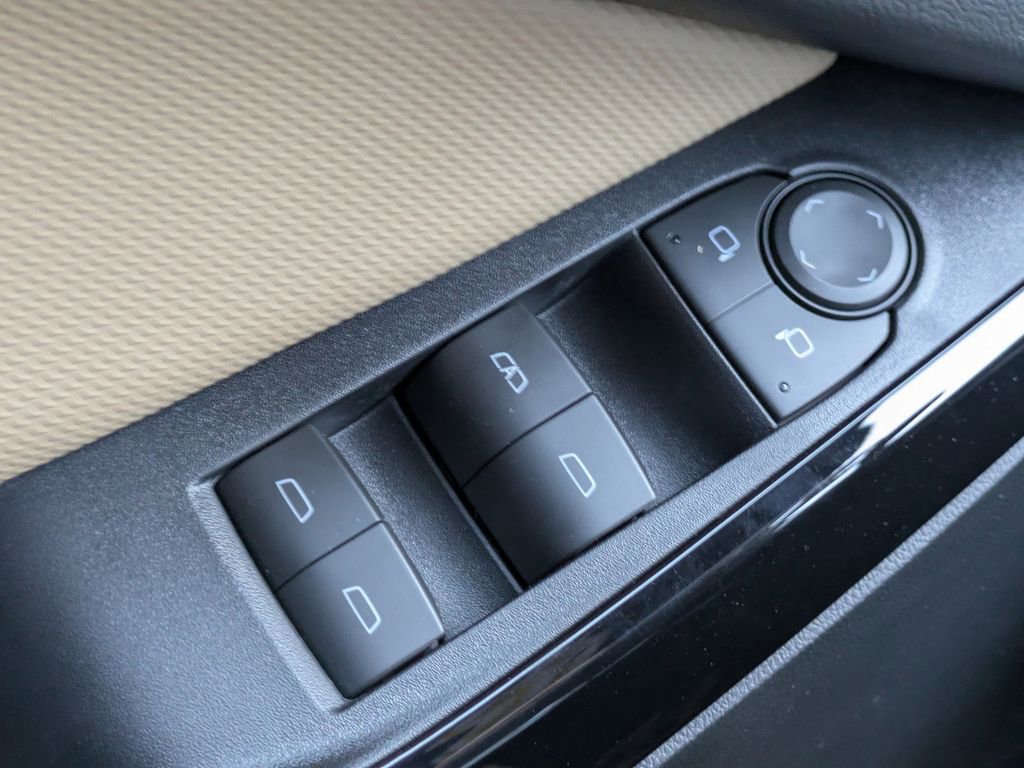 New 2026 Chevrolet Equinox ACTIV w/ Convenience Package III image 27