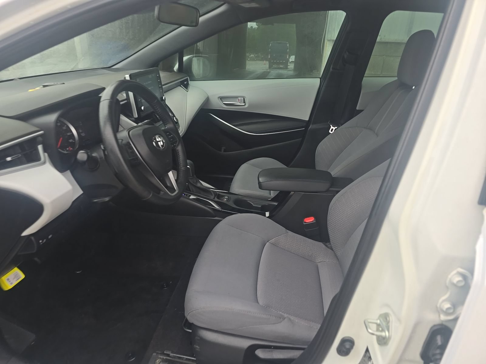 Used 2020 Toyota Corolla SE w/ SE Premium Package FWD image 8