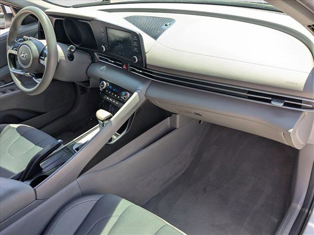 Used 2021 Hyundai Elantra SEL FWD image 19