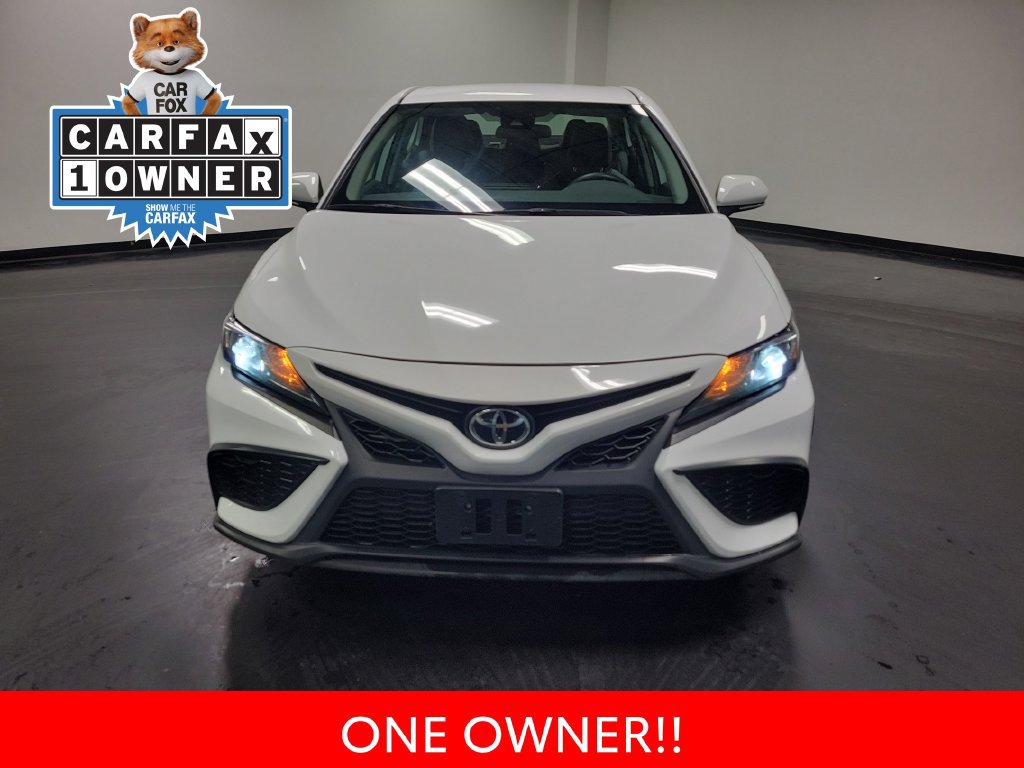 Used 2024 Toyota Camry SE FWD image 3