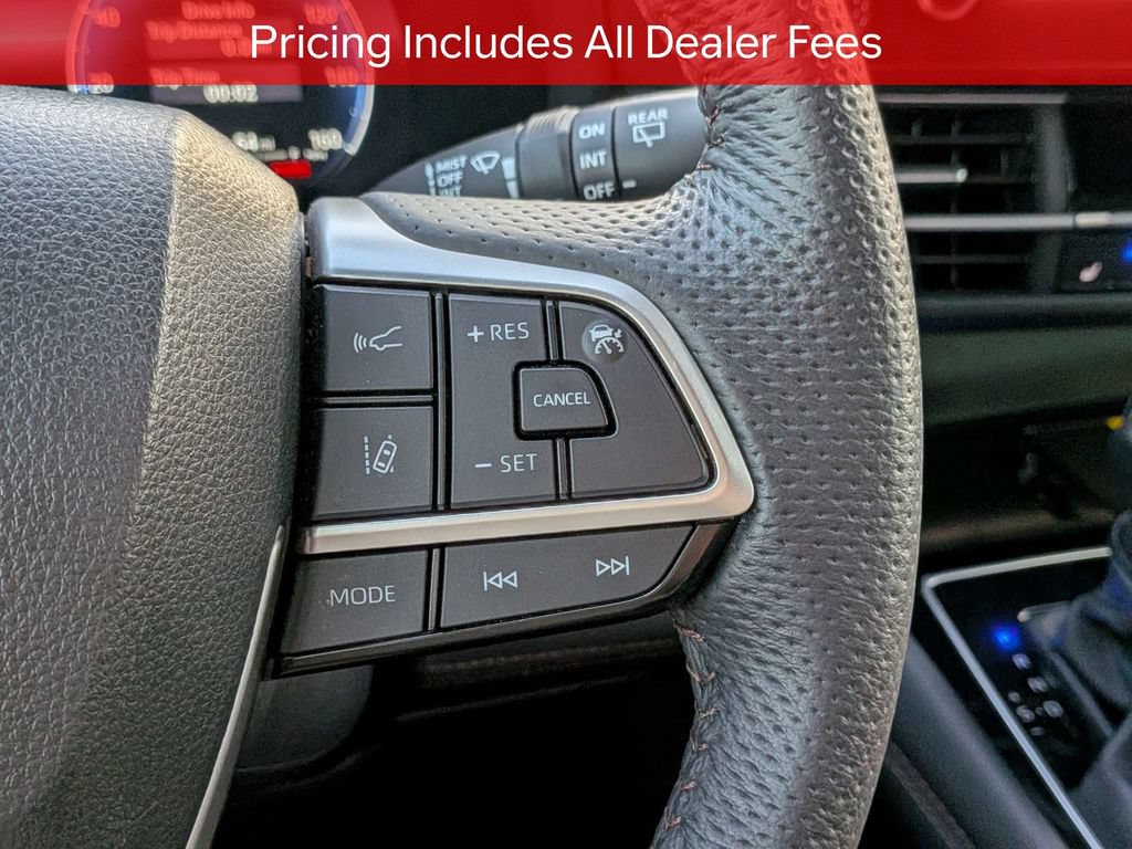 Used 2025 Toyota Sienna Limited FWD image 28