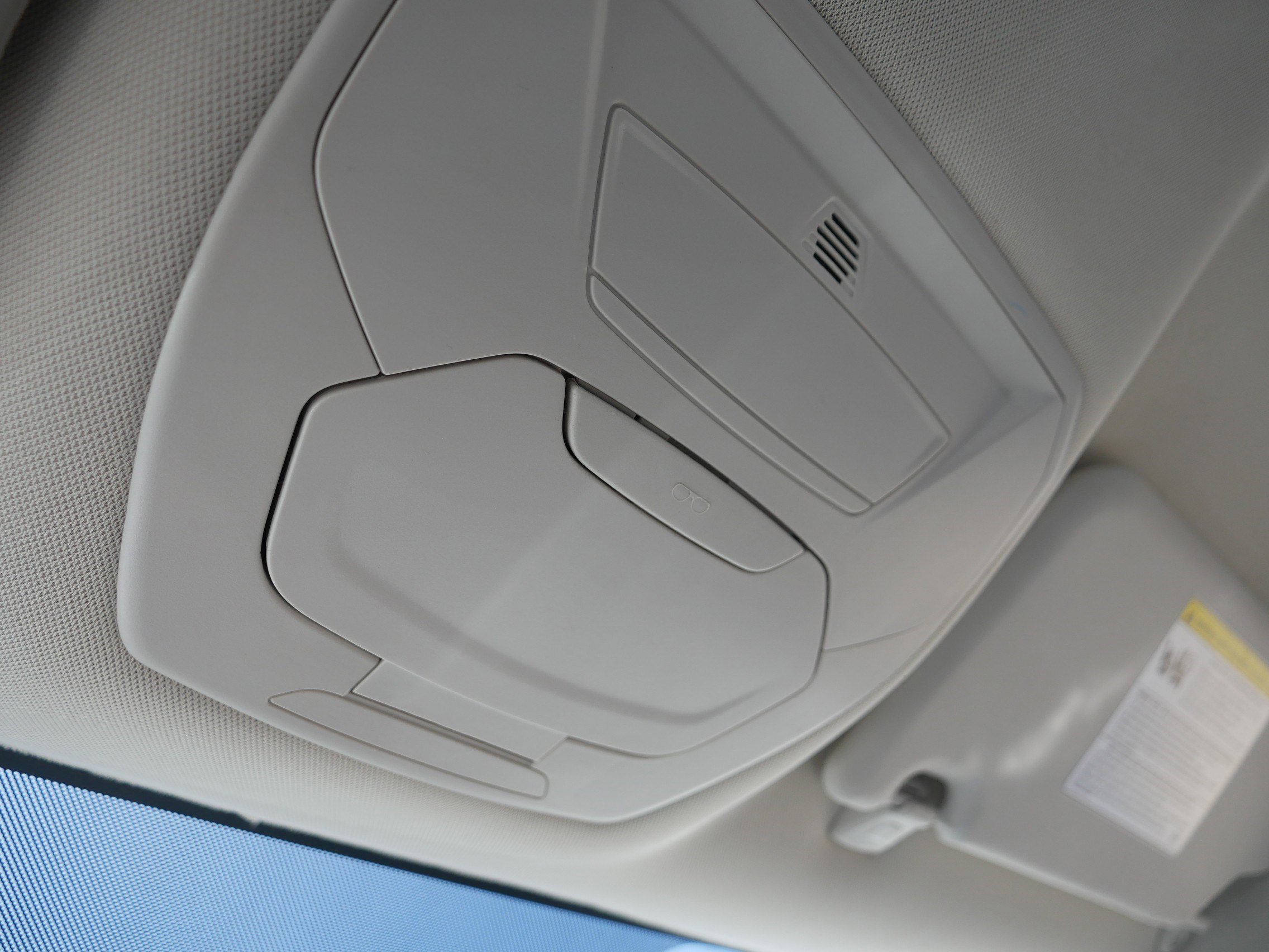 Used 2017 Ford C-MAX Energi SE w/ Equipment Group 401A image 32