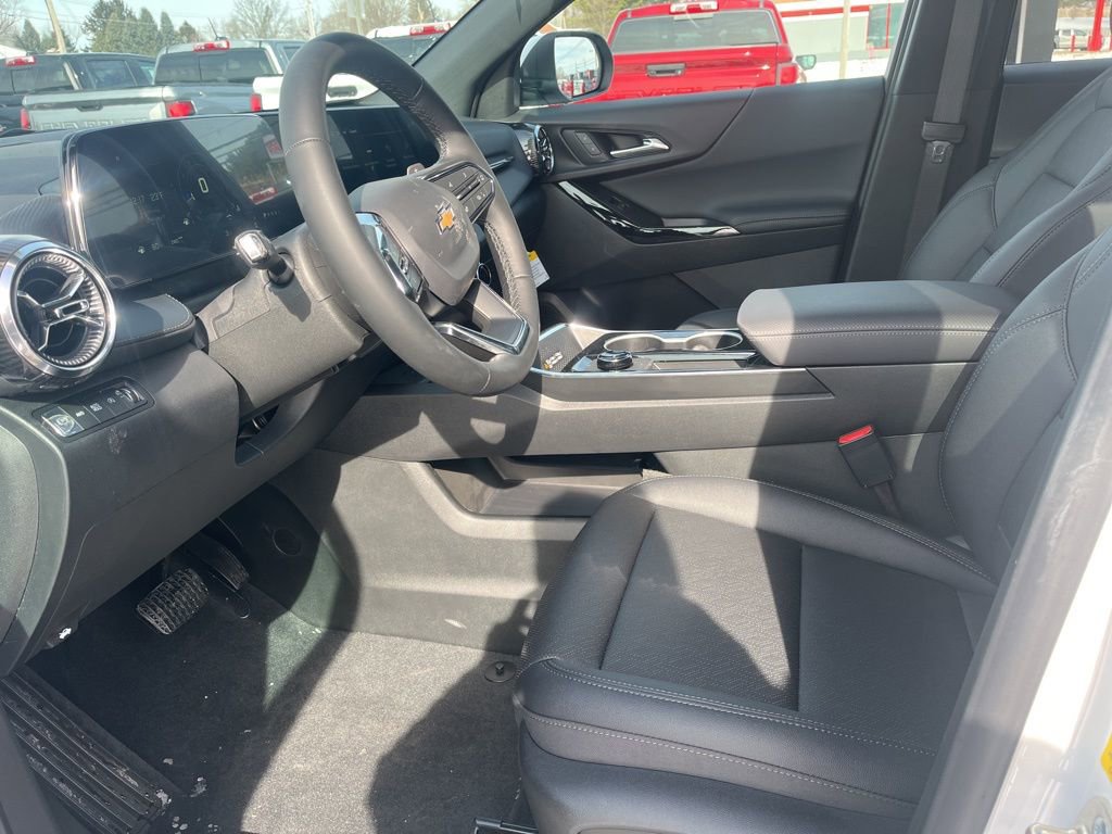 New 2026 Chevrolet Equinox LT w/ Convenience Package II image 11