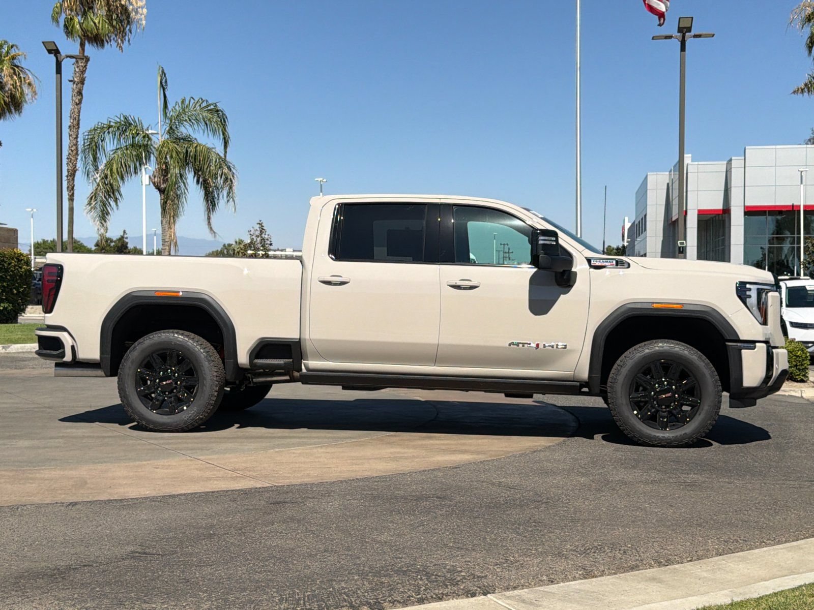 New 2026 GMC Sierra 2500 AT4 w/ AT4 Premium Plus Package AWD/4WD image 3