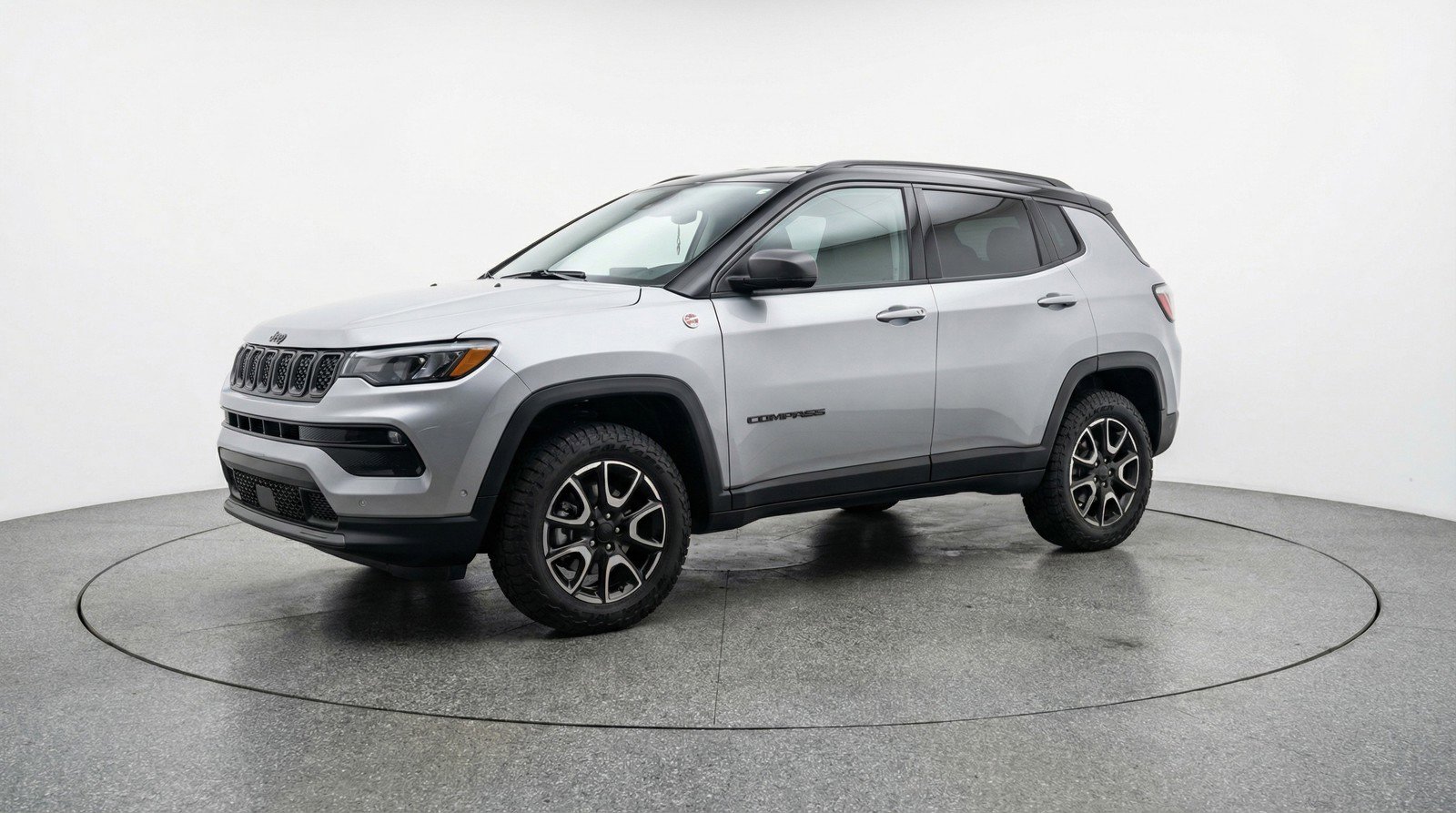 Used 2025 Jeep Compass Trailhawk AWD/4WD image 3
