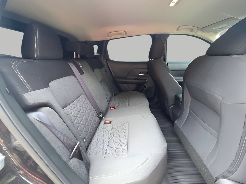 Used 2025 Nissan Kicks SV FWD image 7