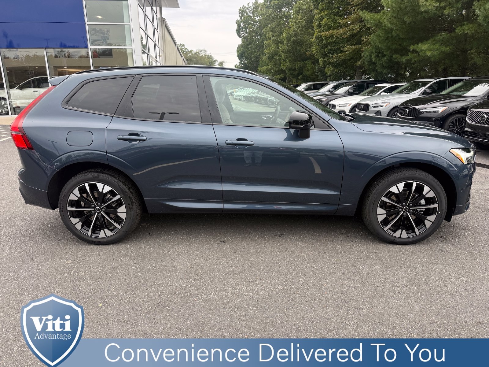 New 2027 Volvo XC60 B5 Plus AWD/4WD image 9