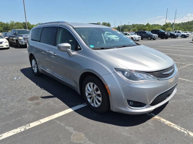 Used 2018 Chrysler Pacifica Touring-L Plus w/ Advanced Safetytec Group FWD image 4