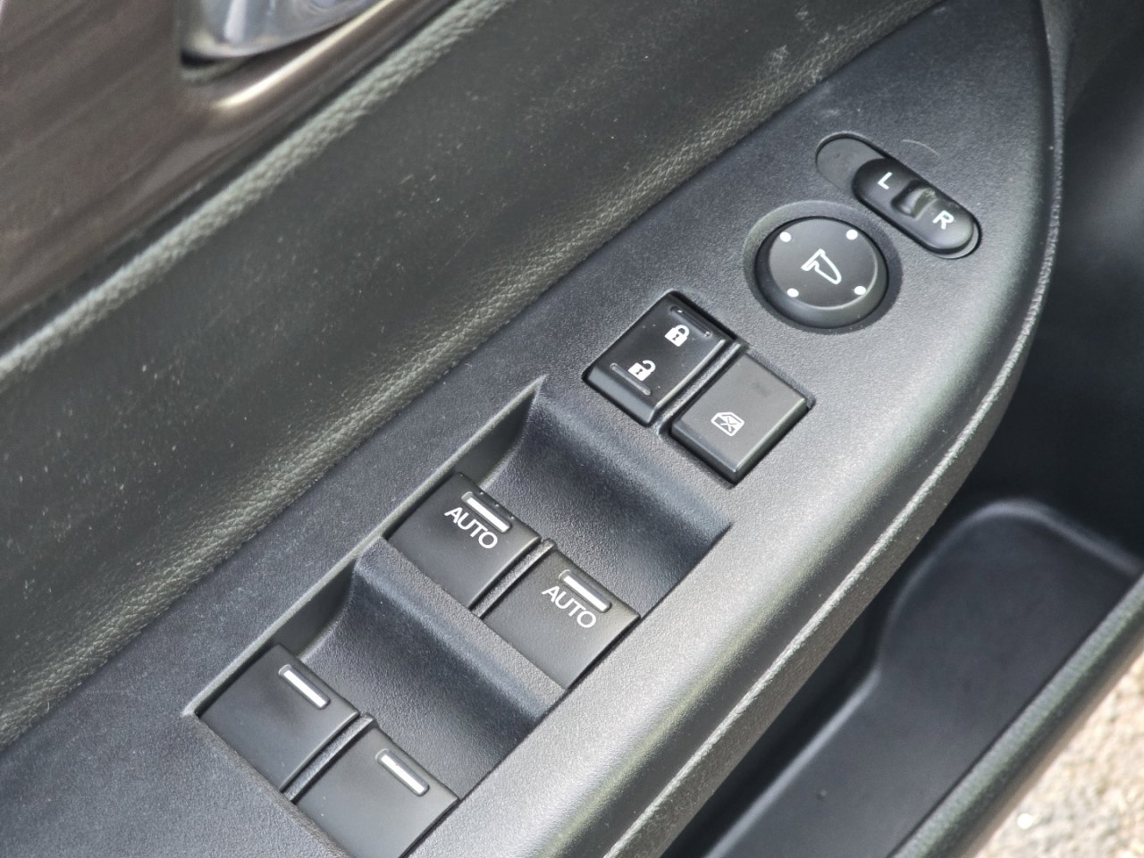 Certified 2017 Honda Accord EX-L image 26