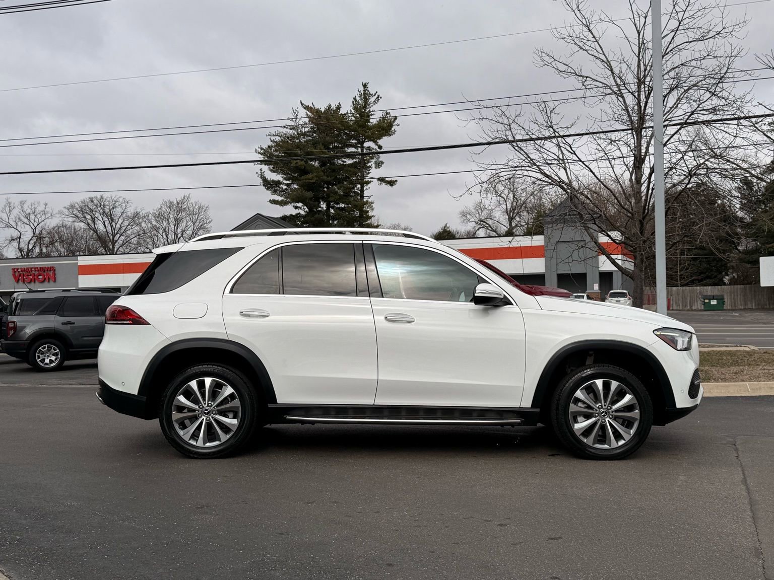 Used 2020 Mercedes-Benz GLE 350 4MATIC w/ Premium Package image 5