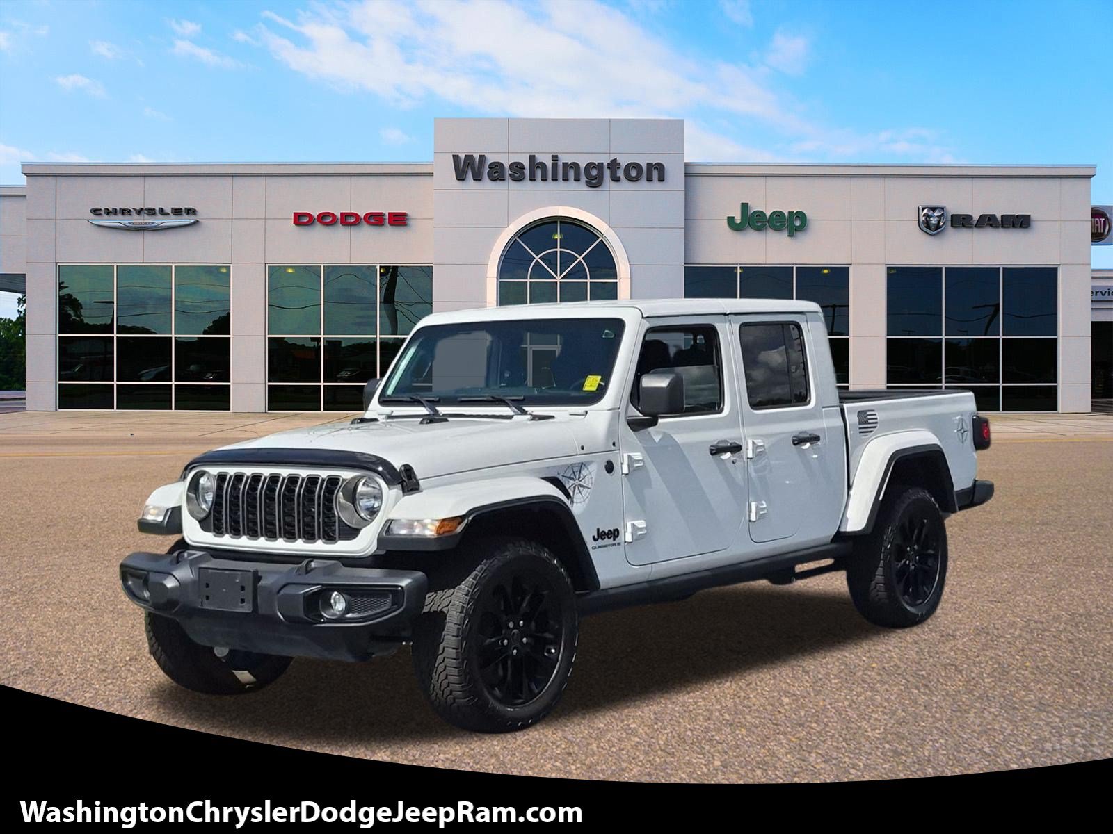 Used 2025 Jeep Gladiator Sport AWD/4WD image 1