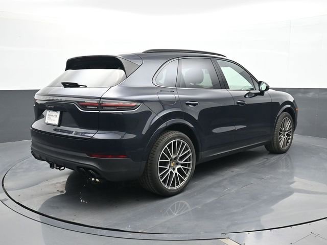 Certified 2023 Porsche Cayenne Platinum Edition image 22
