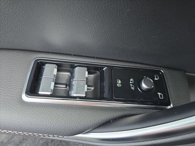 New 2024 Jaguar XF R-Dynamic SE AWD/4WD image 28