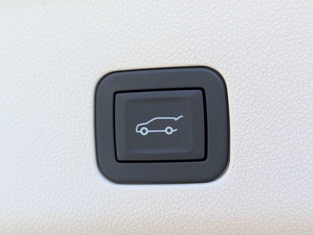New 2026 Cadillac Escalade ESV Platinum Luxury w/ LPO, Floor Liner Package AWD/4WD image 15