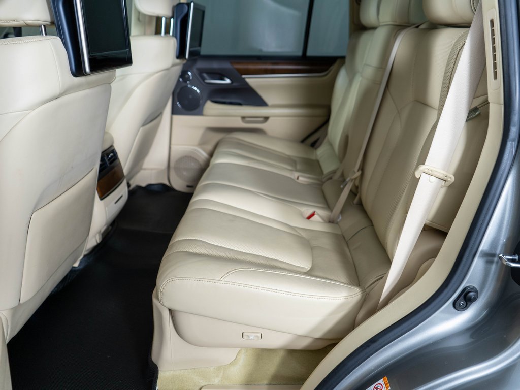 Used 2016 Lexus LX 570 4WD w/ Luxury Package image 11